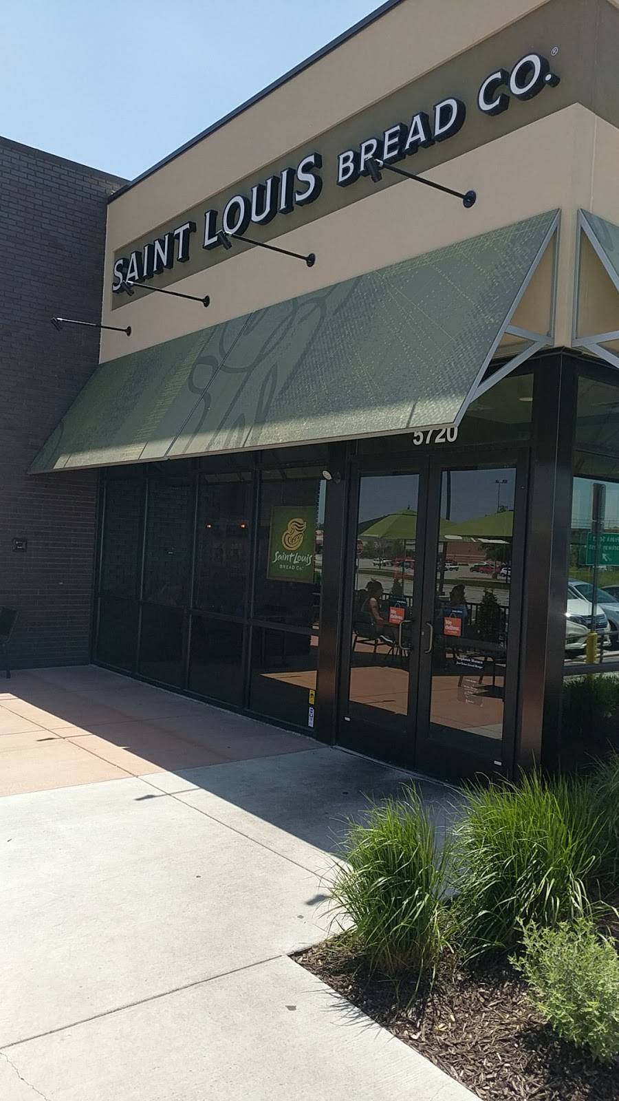 St. Louis Bread Co. | bakery | 5720 Belleville Crossing St, Belleville, IL 62226, USA | 6182774402 OR +1 618-277-4402