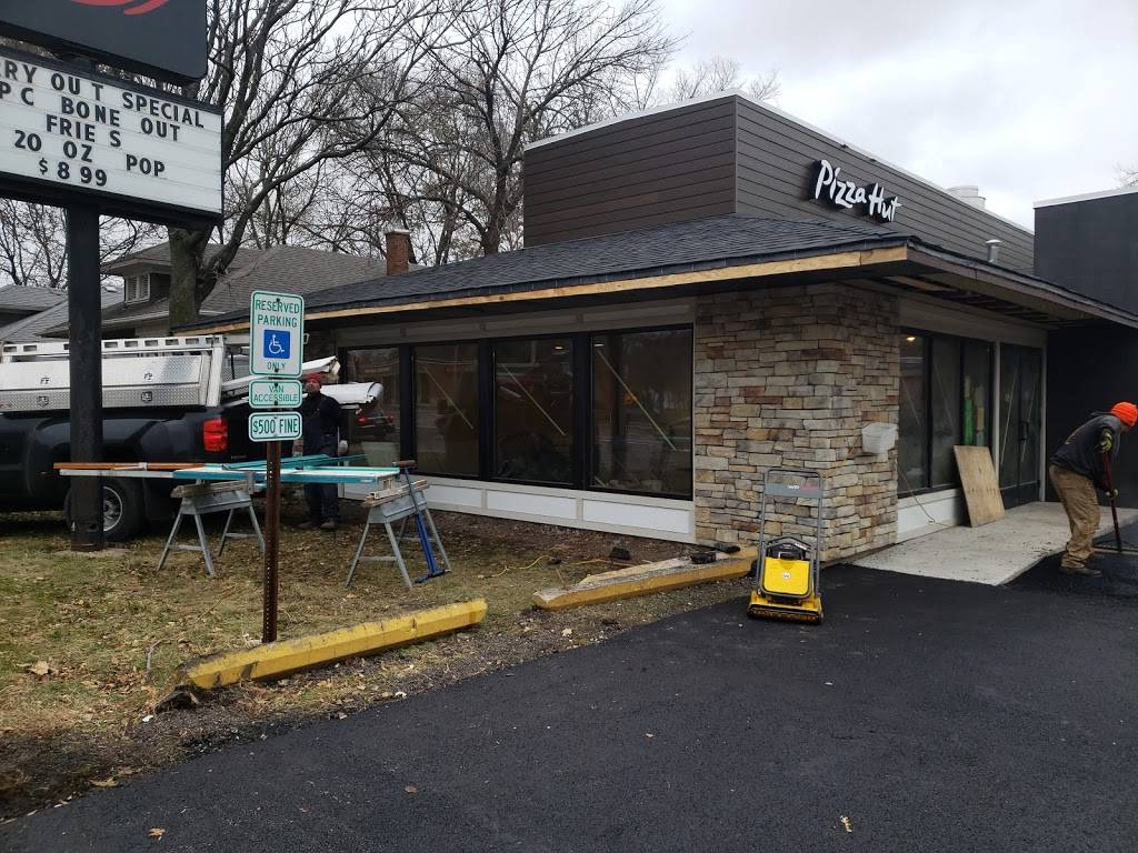 Pizza Hut | restaurant | 1156 W Jefferson St, Joliet, IL 60435, USA | 8157299300 OR +1 815-729-9300