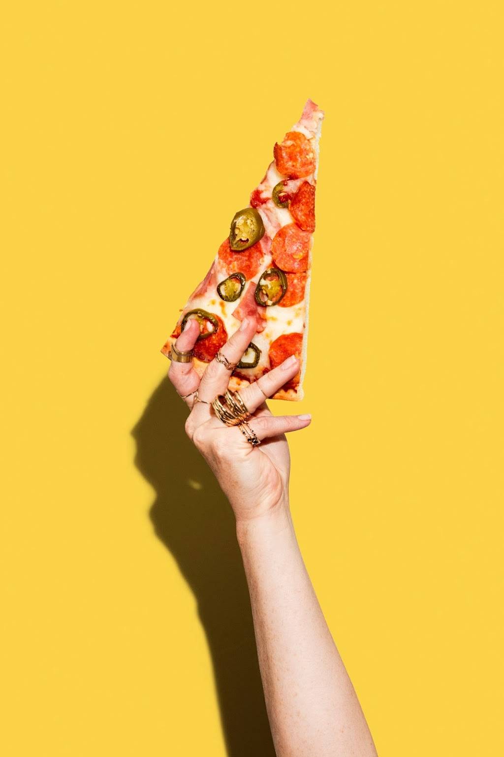 Pizza Patron | meal takeaway | 6544 W Thomas Rd #42, Phoenix, AZ 85033, USA | 6238462363 OR +1 623-846-2363