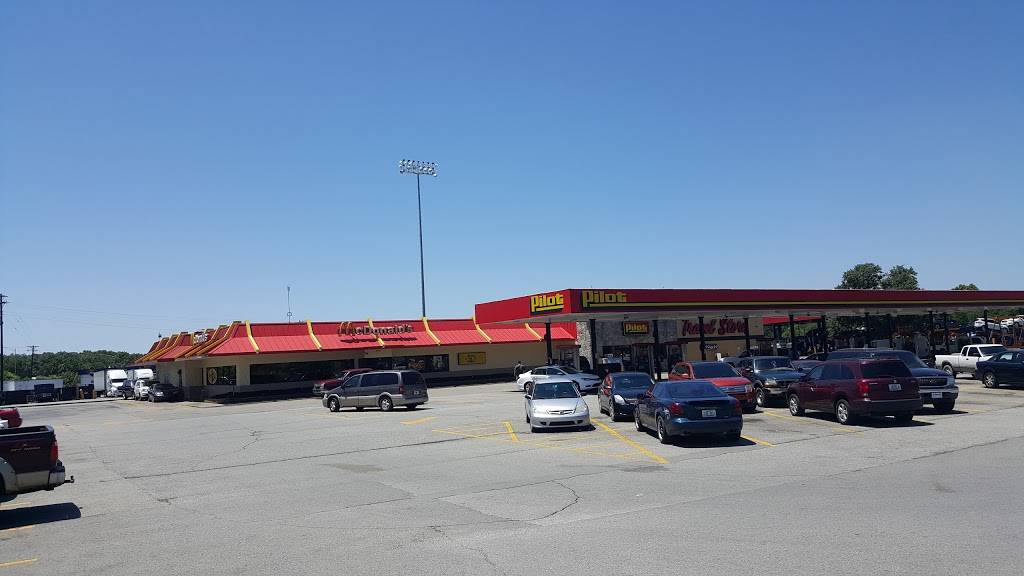 Pilot Travel Center | restaurant | 150 Plaza Park Rd, Lebanon Junction, KY 40150, USA | 5028332727 OR +1 502-833-2727