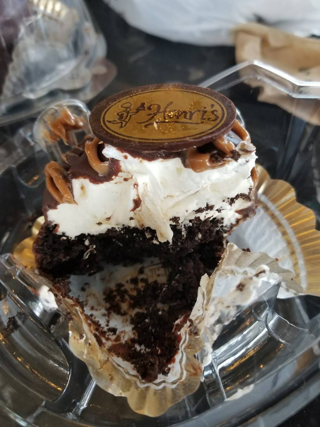 Henris Bakery & Deli | restaurant | 56 E Andrews Dr NW, Atlanta, GA 30305, USA | 4042370202 OR +1 404-237-0202