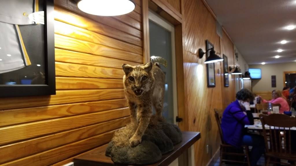 Bobcat Den | restaurant | 8550 TN-111, Byrdstown, TN 38549, USA | 9318643125 OR +1 931-864-3125