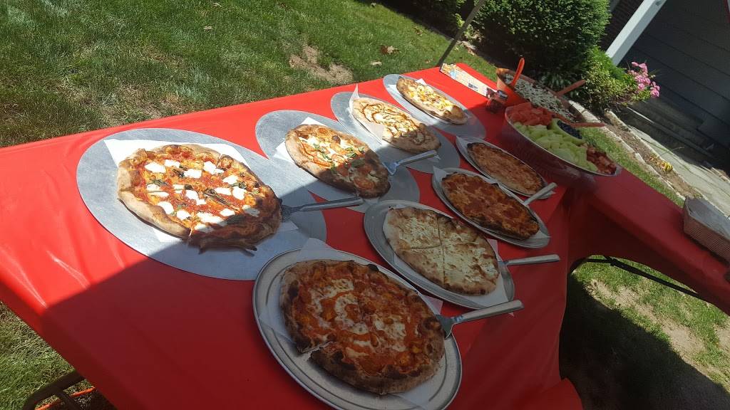 Silver Sands Pizza | restaurant | 415 Boston Post Rd, Milford, CT 06460, USA | 2038820220 OR +1 203-882-0220