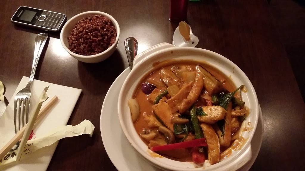 Ten Asian Bistro | restaurant | 5065 Main St #317, Trumbull, CT 06611, USA | 2033728788 OR +1 203-372-8788