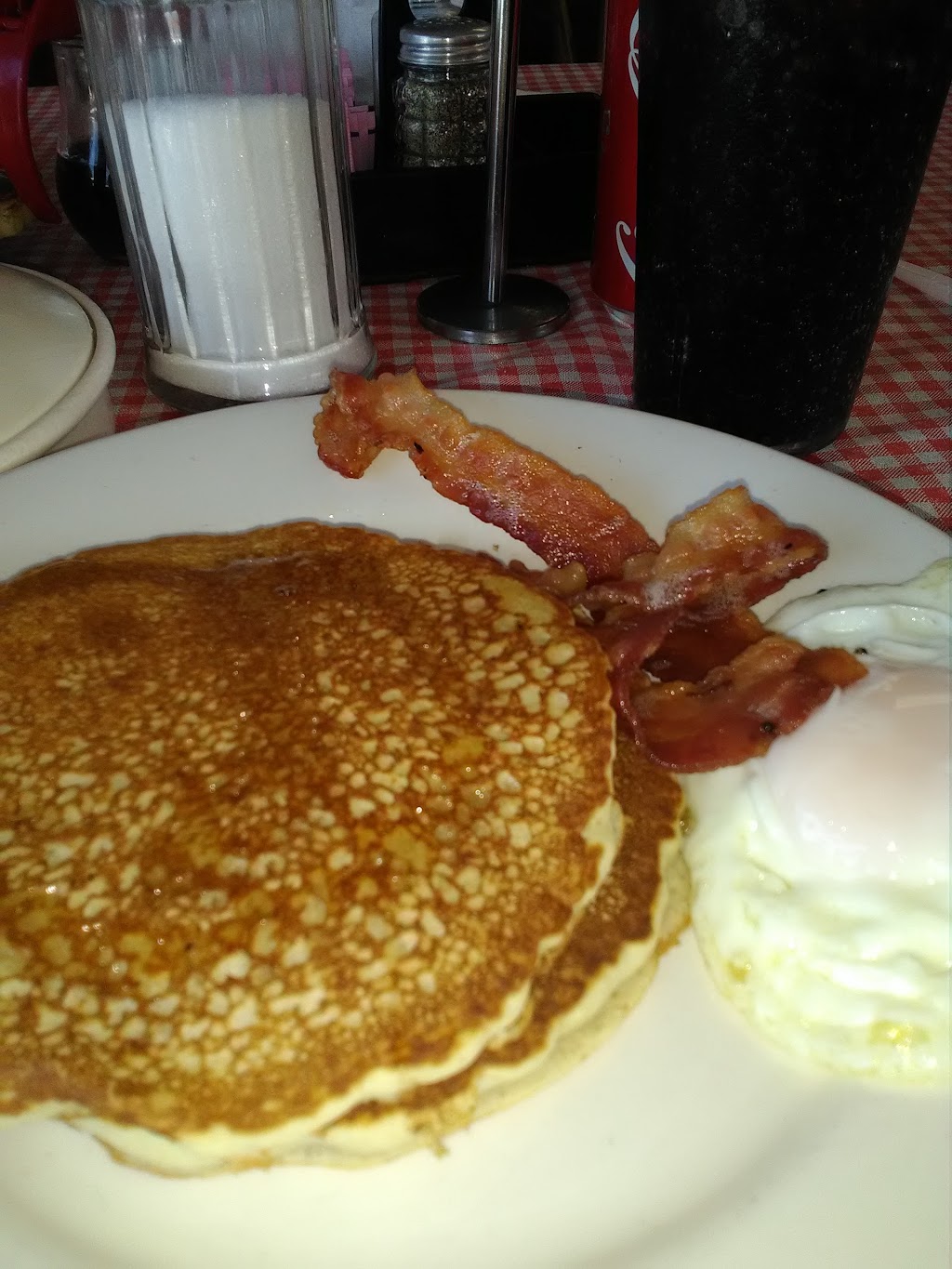 Rio Grande Restaurant | restaurant | 210 N Adams St, Eagle Pass, TX 78852, USA | 8307571600 OR +1 830-757-1600
