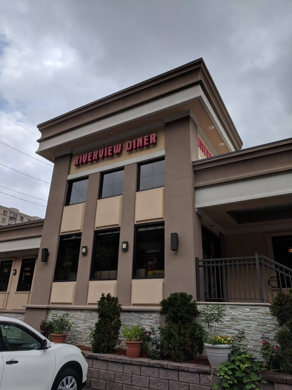 River View Diner | restaurant | 7850 River Rd, North Bergen, NJ 07047, USA | 2018685400 OR +1 201-868-5400
