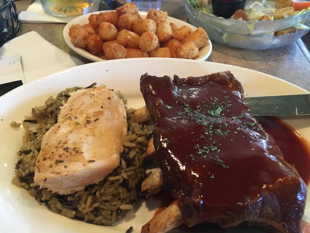 Squeakys Grill & Bar | restaurant | 1150 MN-7, Hutchinson, MN 55350, USA | 3205872352 OR +1 320-587-2352