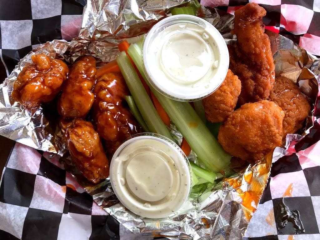 Mavericks Pointe | restaurant | 307 Sunset Blvd N, Sunset Beach, NC 28468, USA | 9105794444 OR +1 910-579-4444