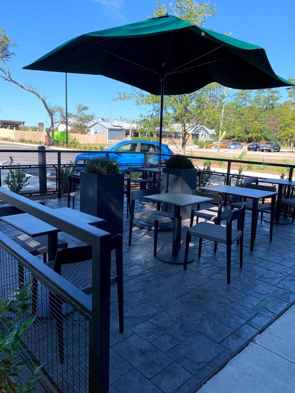Starbucks | cafe | 7201 Market St, Wilmington, NC 28411, USA | 9105249363 OR +1 910-524-9363