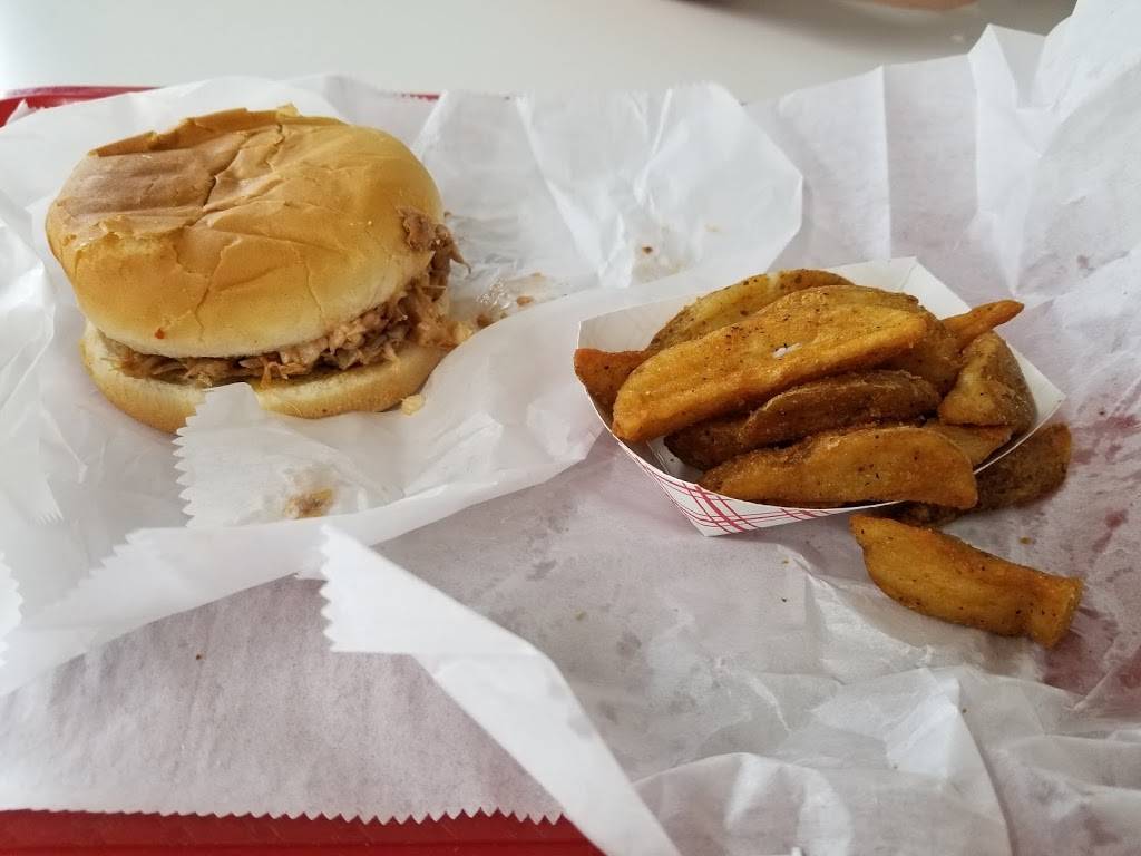 Aunt Beas Barbecue | restaurant | 125 N Main St, Hillsville, VA 24343, USA | 2767284221 OR +1 276-728-4221
