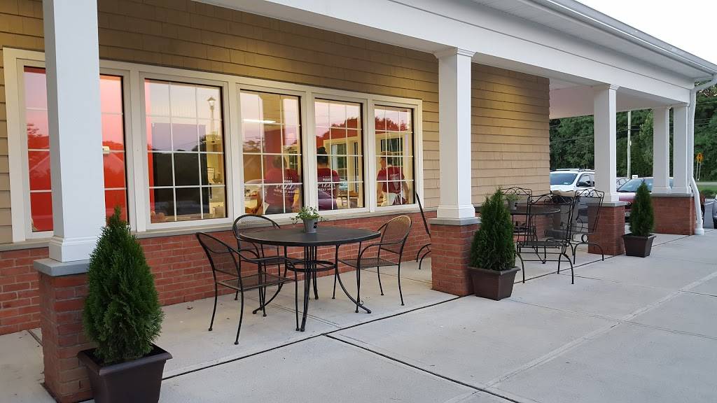 Crust Around The Corner | meal delivery | e, 345 Montauk Hwy, East Moriches, NY 11940, USA | 6314009955 OR +1 631-400-9955