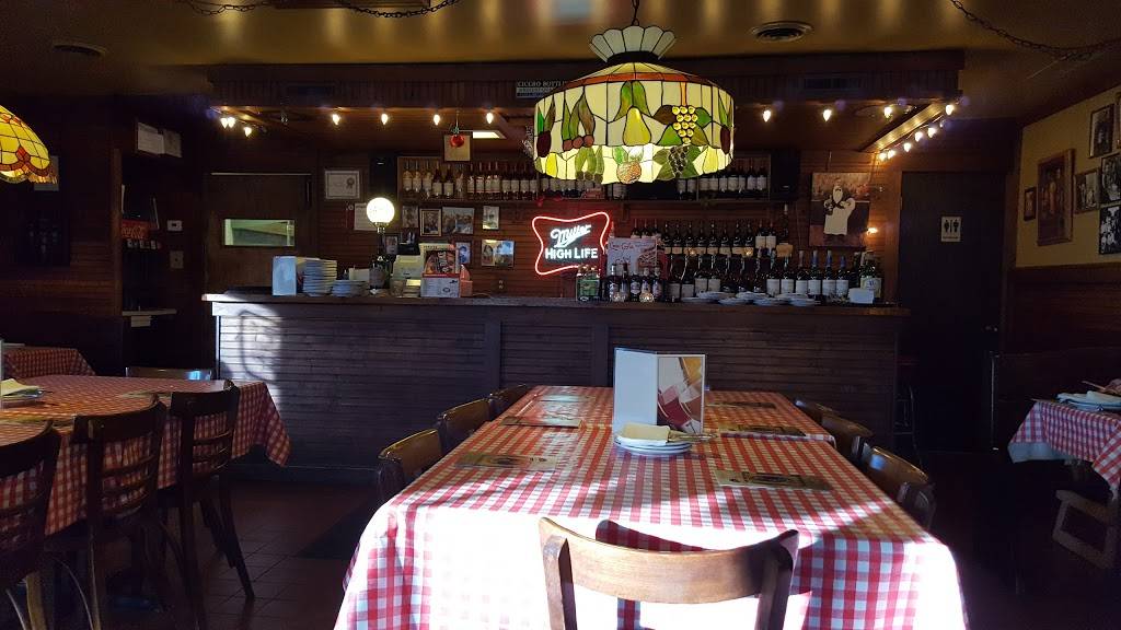 Danellis Pizzeria & Italian Restaurant | restaurant | 228 E Washington St, Oswego, IL 60543, USA | 6305542990 OR +1 630-554-2990