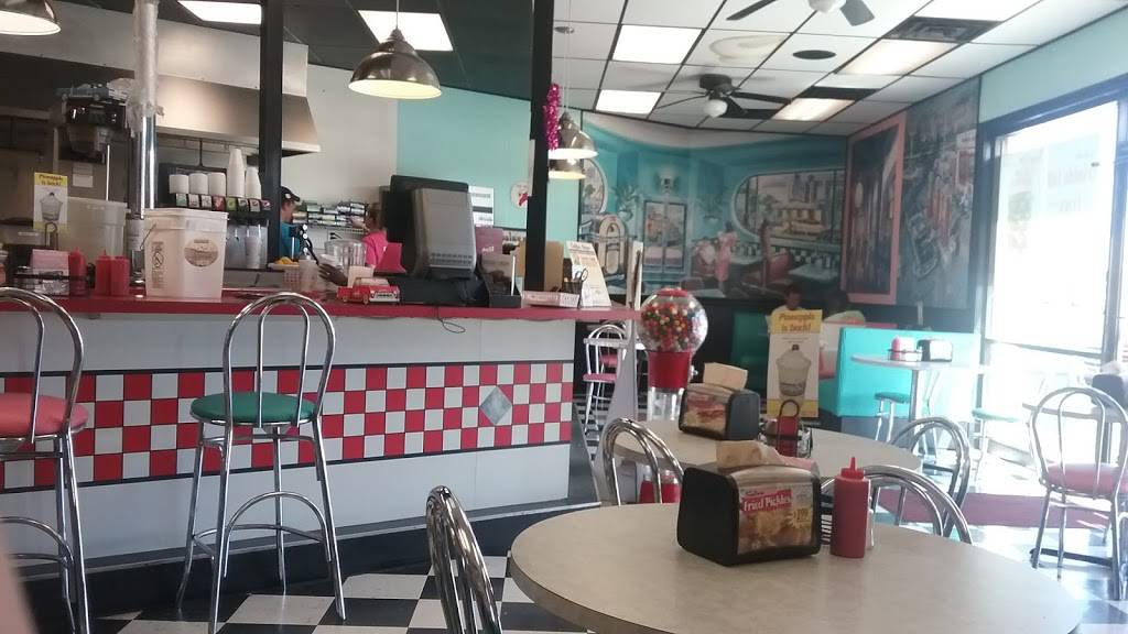 Hwy 55 Burgers Shakes & Fries | restaurant | 3200 Doctor M.L.K. Jr Blvd, New Bern, NC 28562, USA | 2525142893 OR +1 252-514-2893