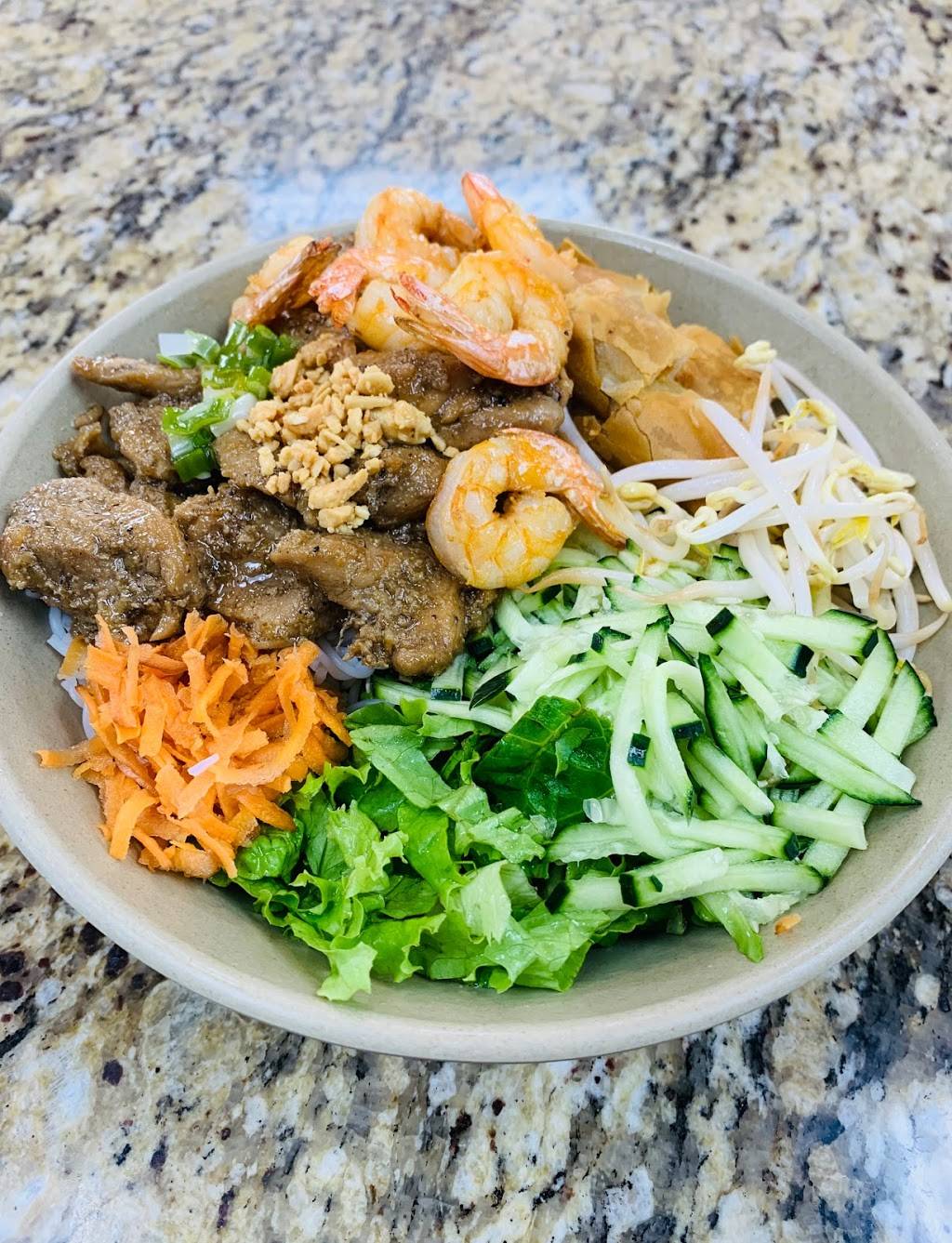 Pho Hong | restaurant | 1801 S Colorado St, Lockhart, TX 78644, USA | 7372283279 OR +1 737-228-3279