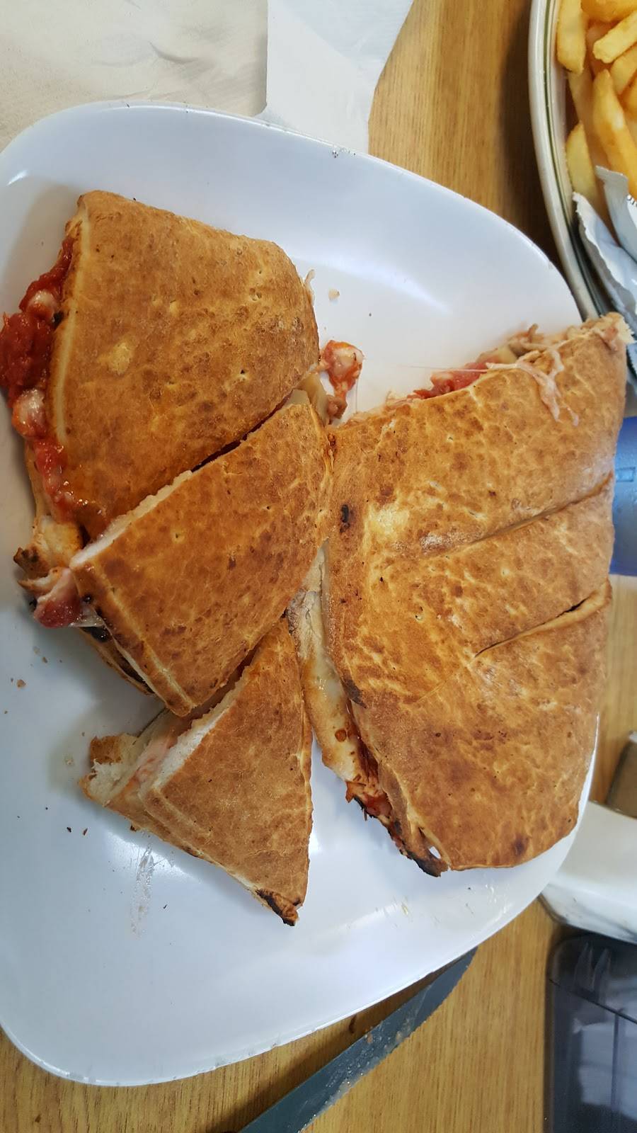 Vicarios Pizza | restaurant | 825 N Main St, Bellefontaine, OH 43311, USA | 9375994511 OR +1 937-599-4511