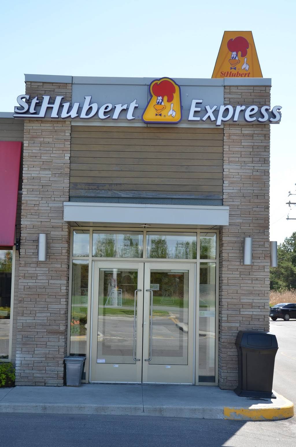 Rôtisserie St-Hubert | restaurant | 1091 Avenue Gilles Villeneuve, Berthierville, QC J0K 1A0, Canada | 4508361777 OR +1 450-836-1777