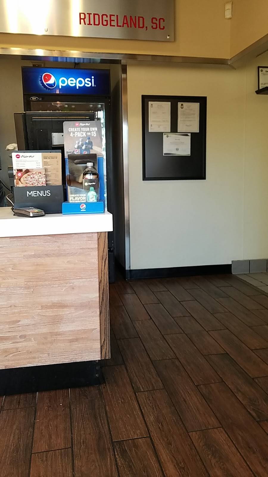 Pizza Hut | meal takeaway | 10856 N Jacob Smart Blvd, Ridgeland, SC 29936, USA | 8437268446 OR +1 843-726-8446