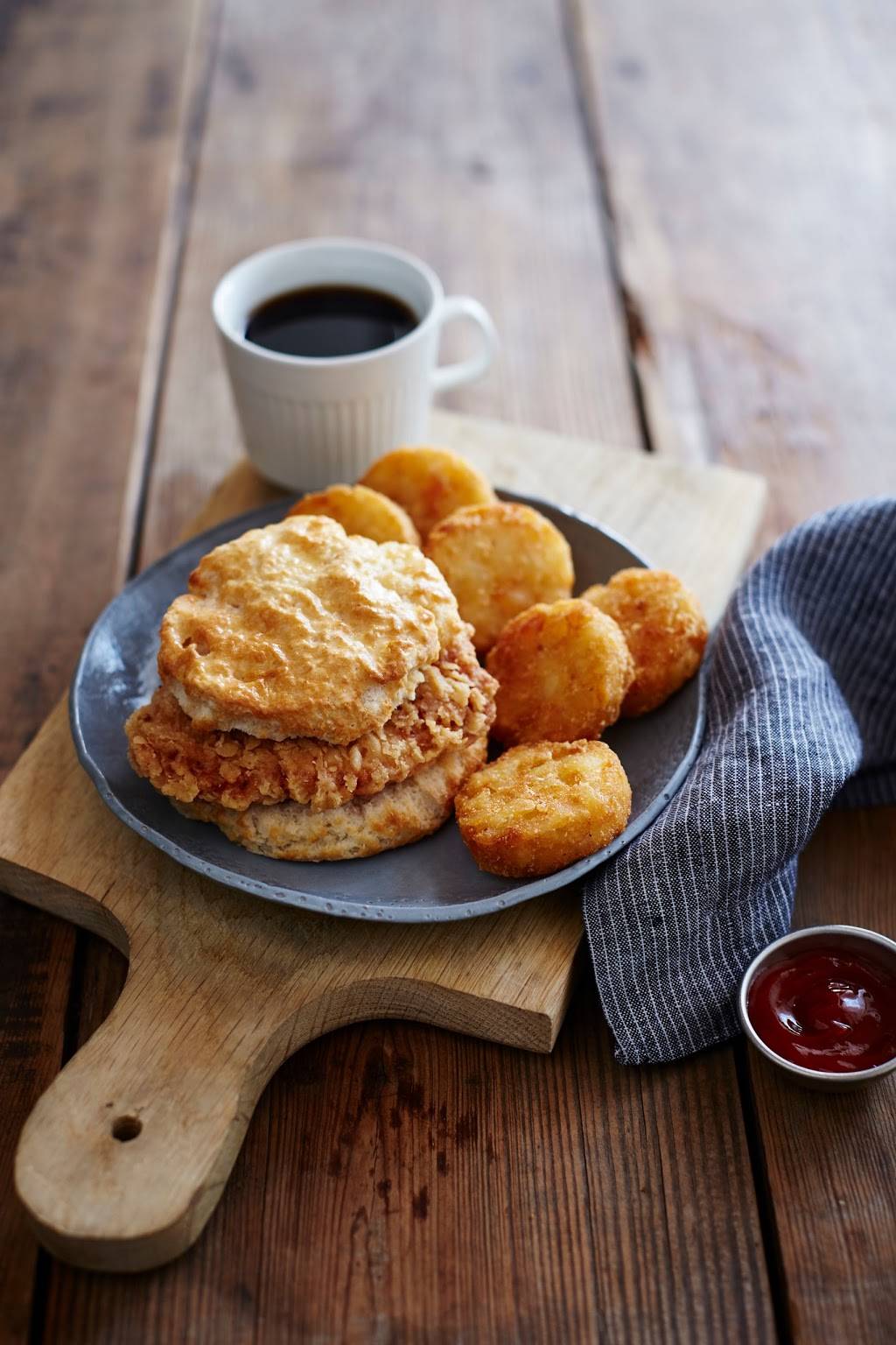 Bojangles Famous Chicken n Biscuits | restaurant | 94 US-64, Lexington, NC 27292, USA | 3363007573 OR +1 336-300-7573