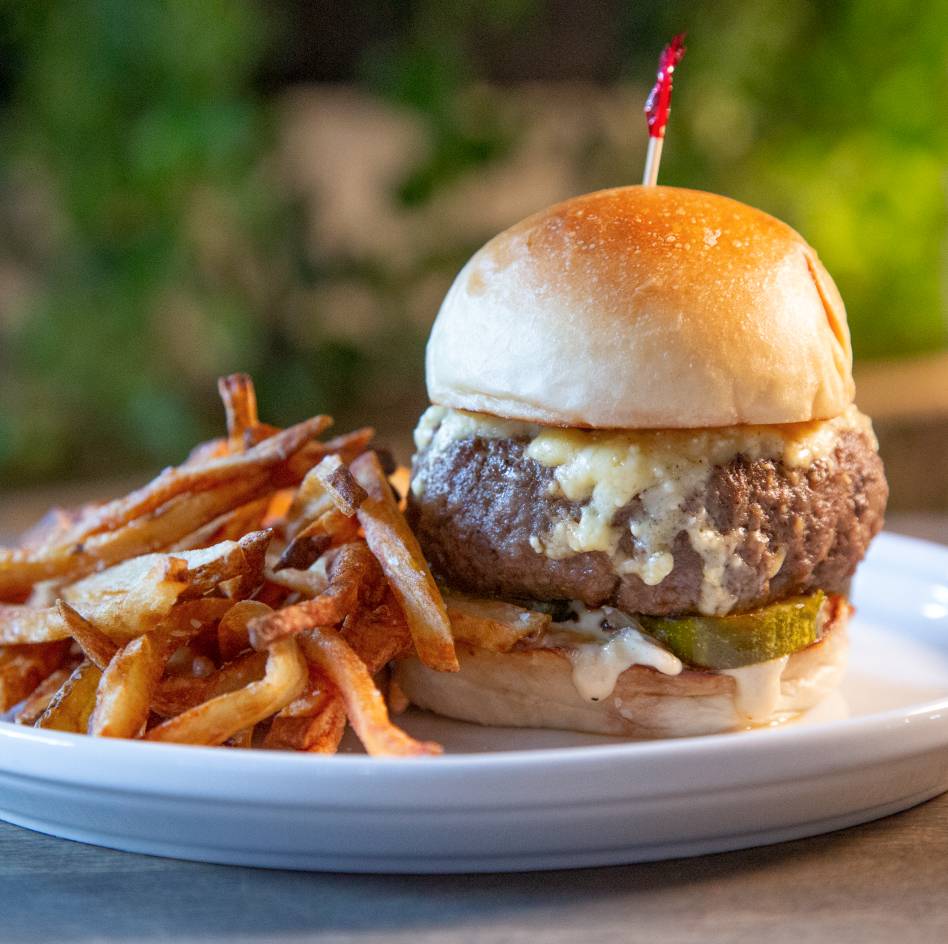 Hoss Bar & Grill | restaurant | 7870 E 96th St, Fishers, IN 46038, USA | 3178413014 OR +1 317-841-3014