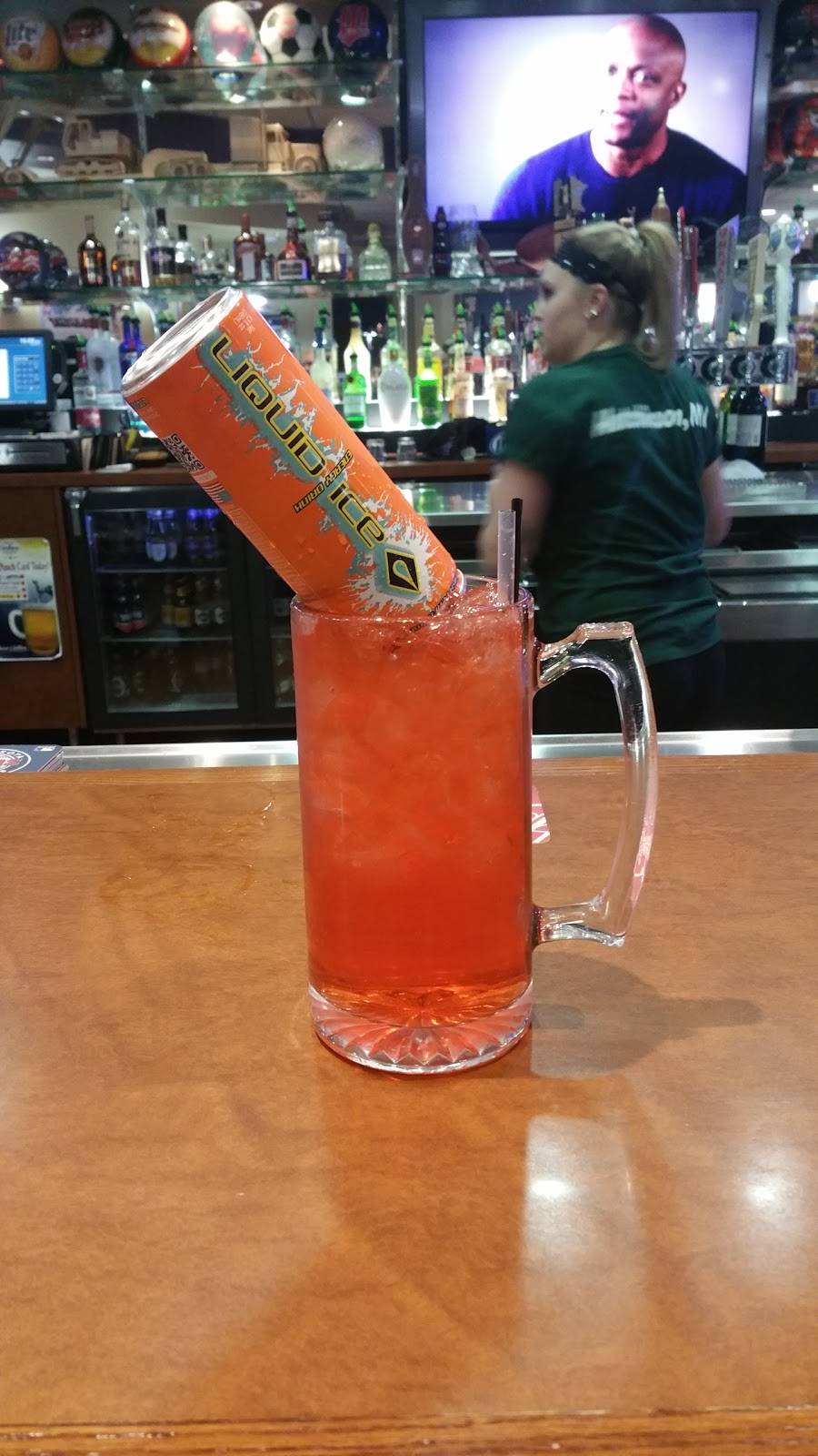 Squeakys Grill & Bar | restaurant | 1150 MN-7, Hutchinson, MN 55350, USA | 3205872352 OR +1 320-587-2352