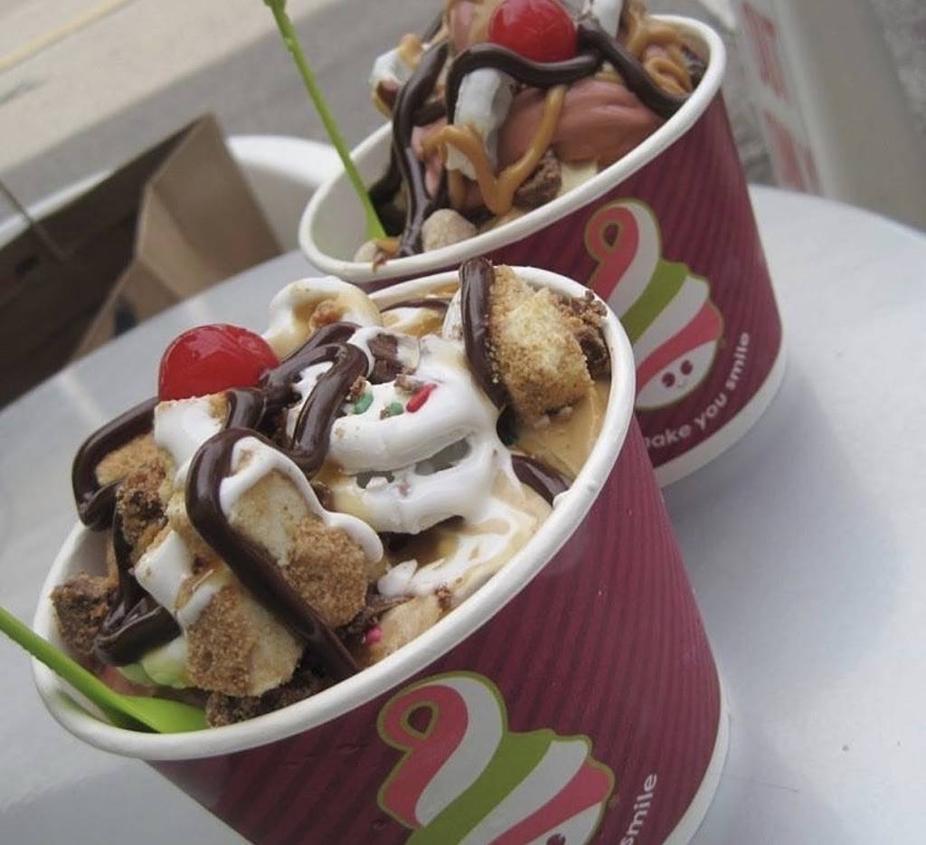 Menchies Frozen Yogurt | bakery | 510 Hidden Valley Pkwy Suite #102, Corona, CA 92879, USA | 9518984523 OR +1 951-898-4523