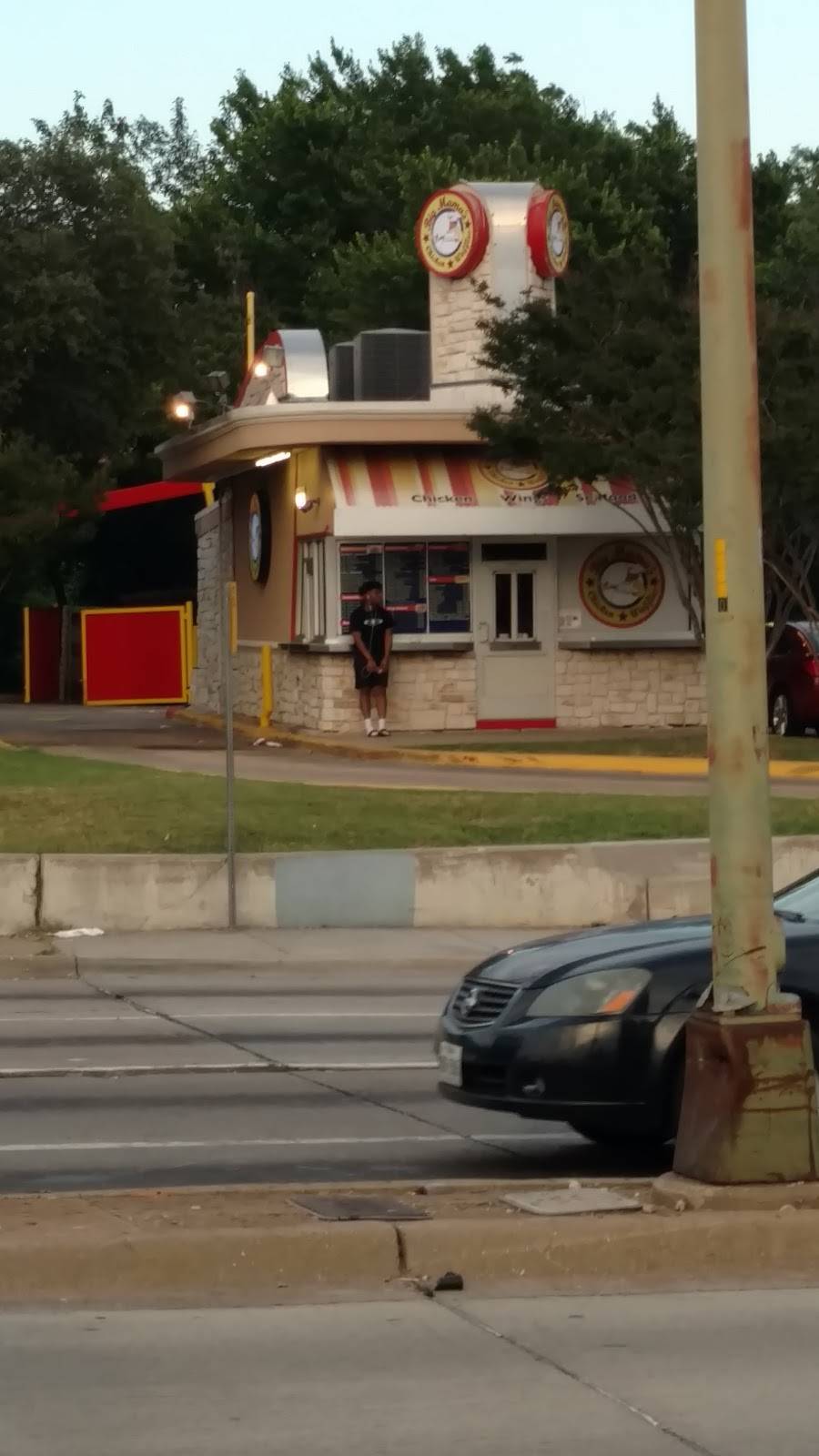 Big Mama S Chicken And Waffles Restaurant 9810 Forest Ln Dallas Tx 75243 Usa