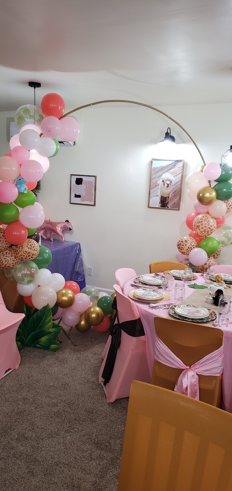 Miss Ashleys Tearoom | bakery | 610 Washington St, Clarksville, TN 37040, USA | 9312161366 OR +1 931-216-1366