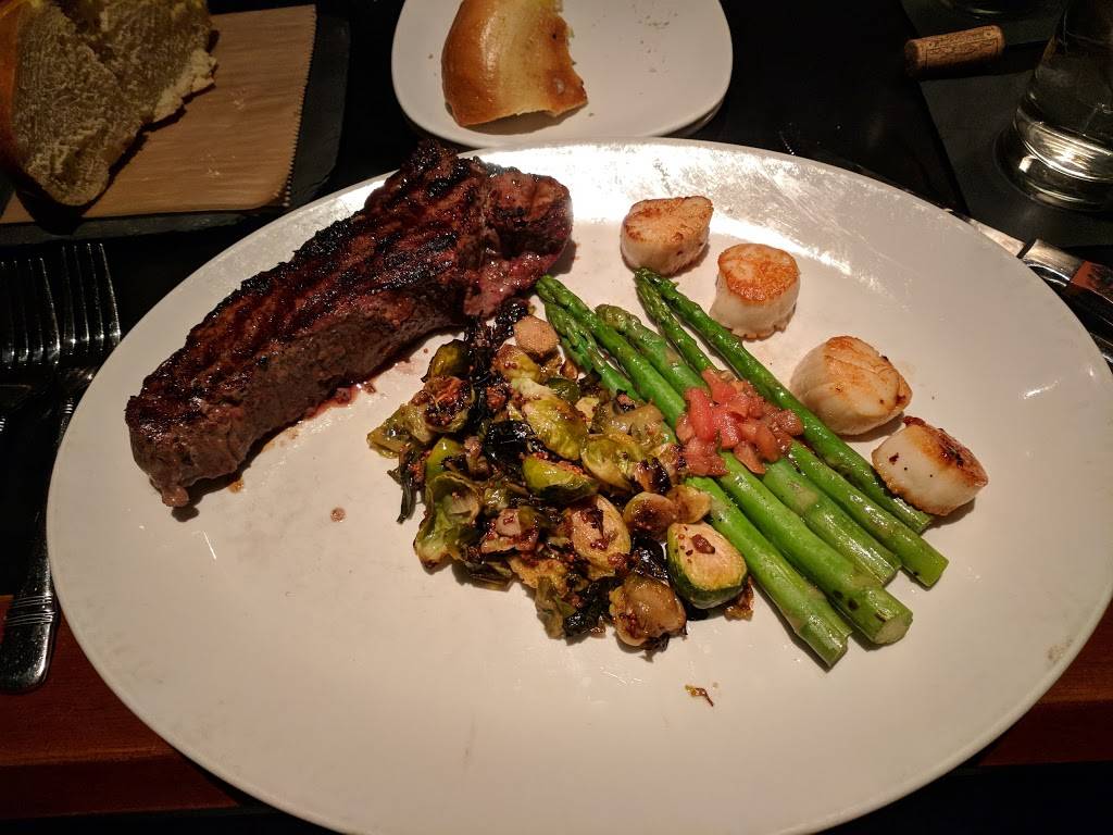 J Gilbert S Wood Fired Steaks Seafood Columbus Night Club 1 E Campus View Blvd Columbus Oh Usa