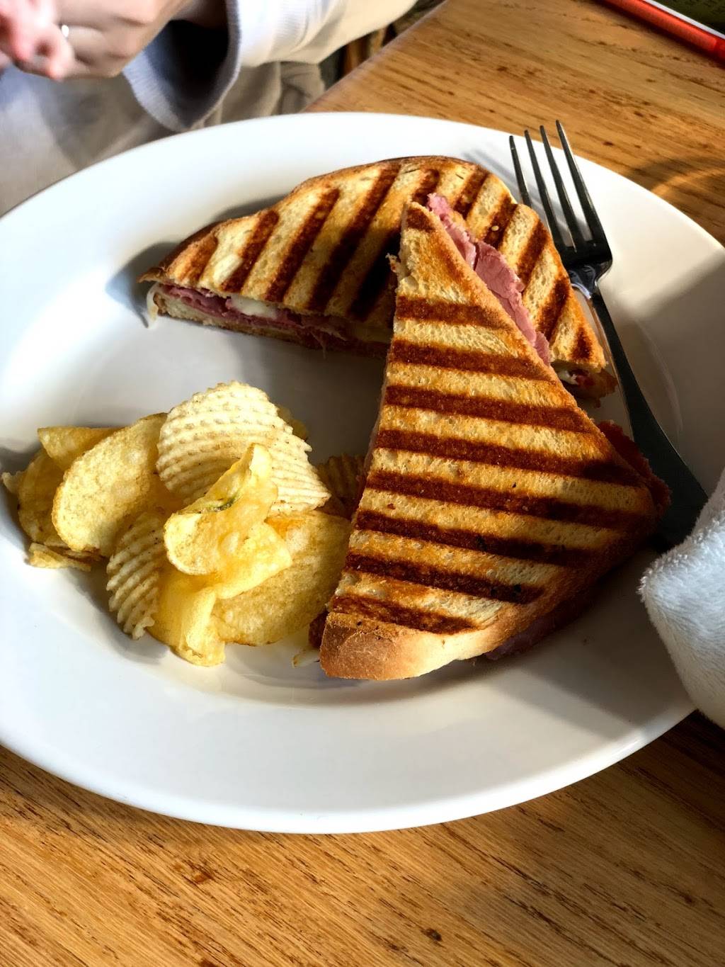 Overflow Coffee Co | bakery | 201 E Franklin St, Hillsboro, TX 76645, USA | 2542835272 OR +1 254-283-5272