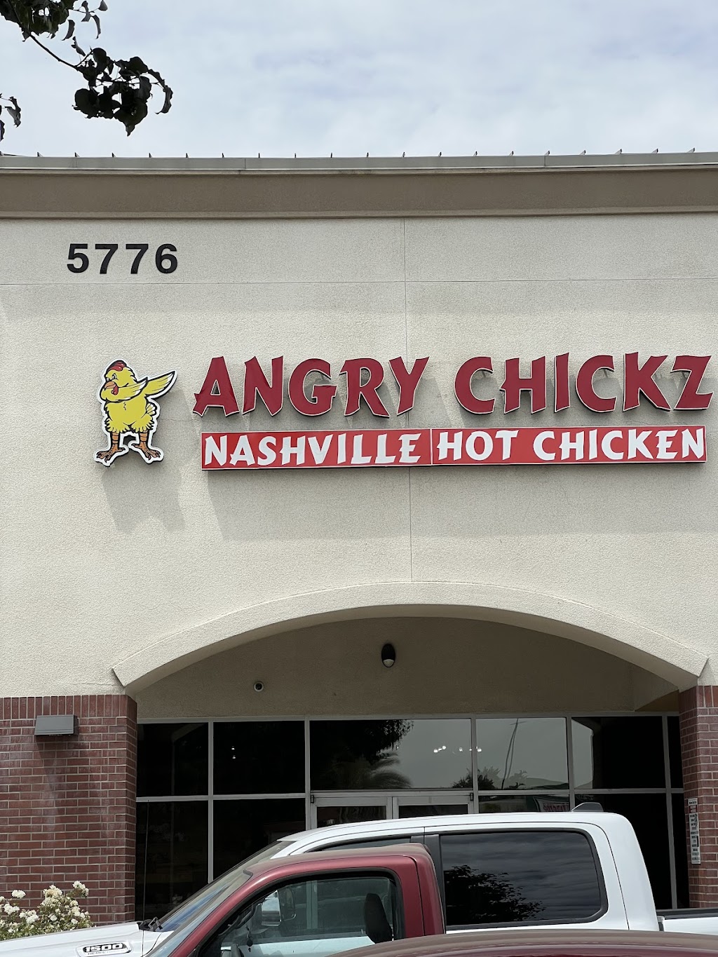 Angry Chickz | restaurant | 5044 N West Ave, Fresno, CA 93711, USA | 8004989836 OR +1 800-498-9836
