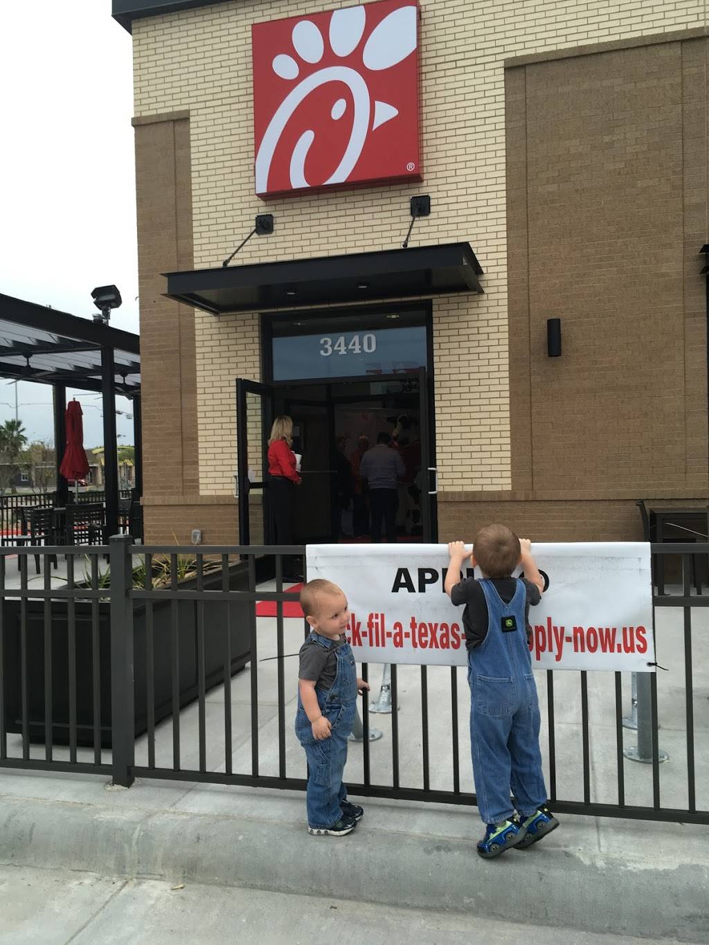 Chick-Fil-A | restaurant | 3440 Palmer Hwy, Texas City, TX 77590, USA | 4099434244 OR +1 409-943-4244