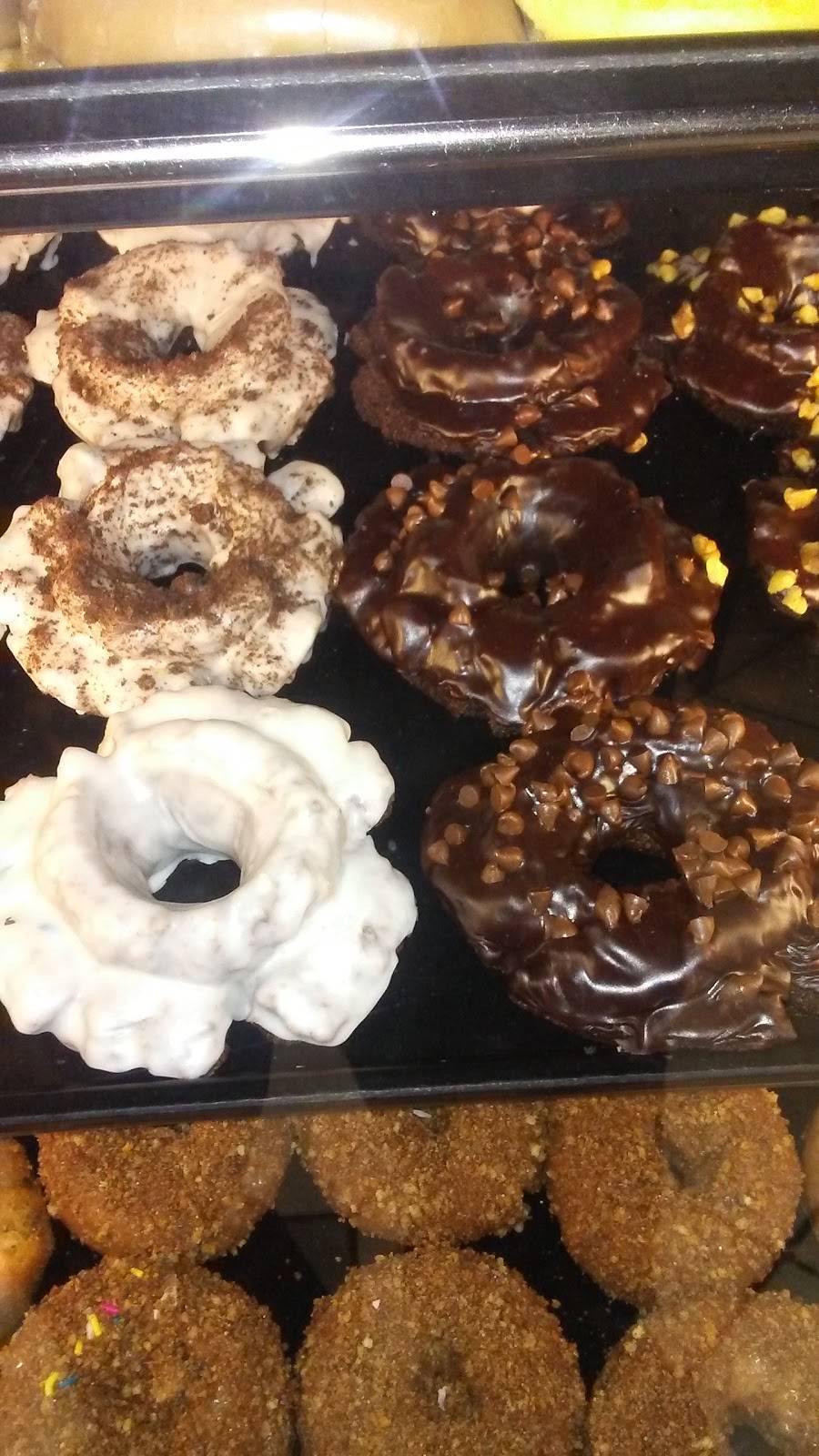 Yum Yum Donuts | cafe | 2792 Hamner Ave, Norco, CA 91760, USA | 9513719364 OR +1 951-371-9364