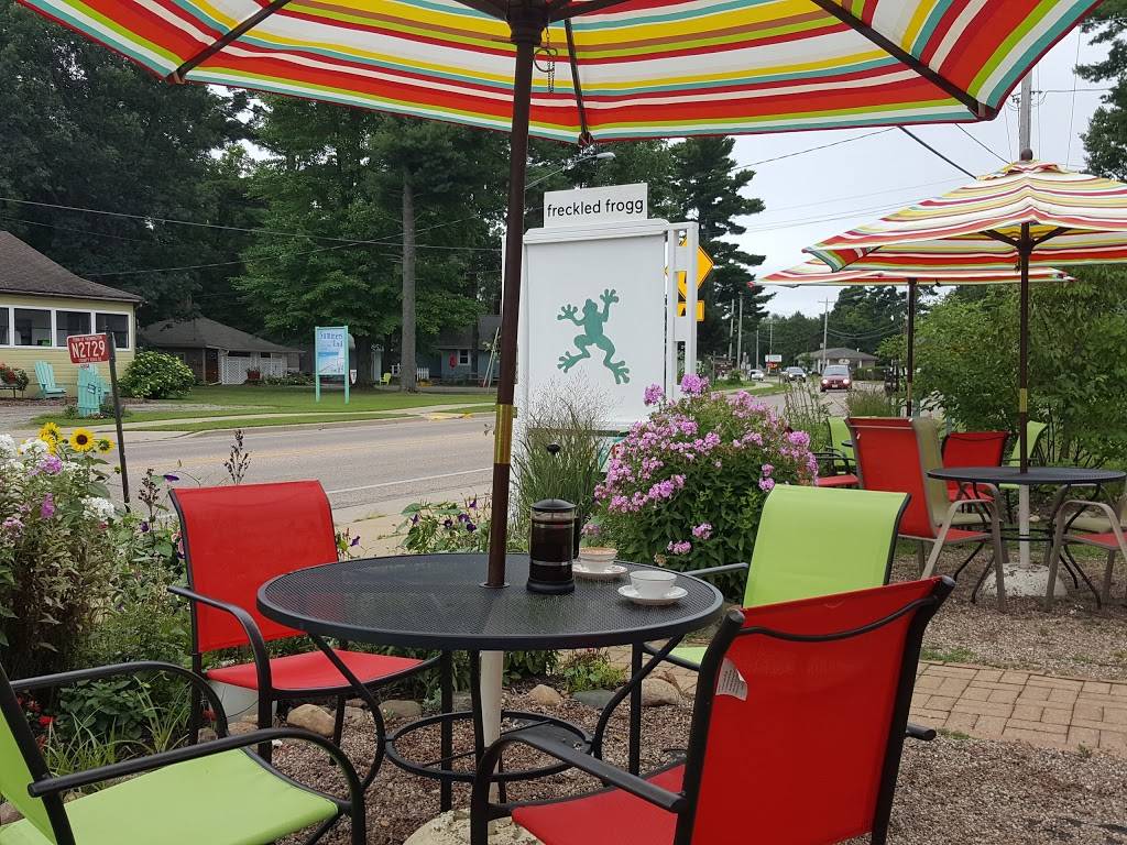 The Freckled Frogg Cafe | restaurant | N2729 County Rd QQ, Waupaca, WI 54981, USA | 7159422644 OR +1 715-942-2644