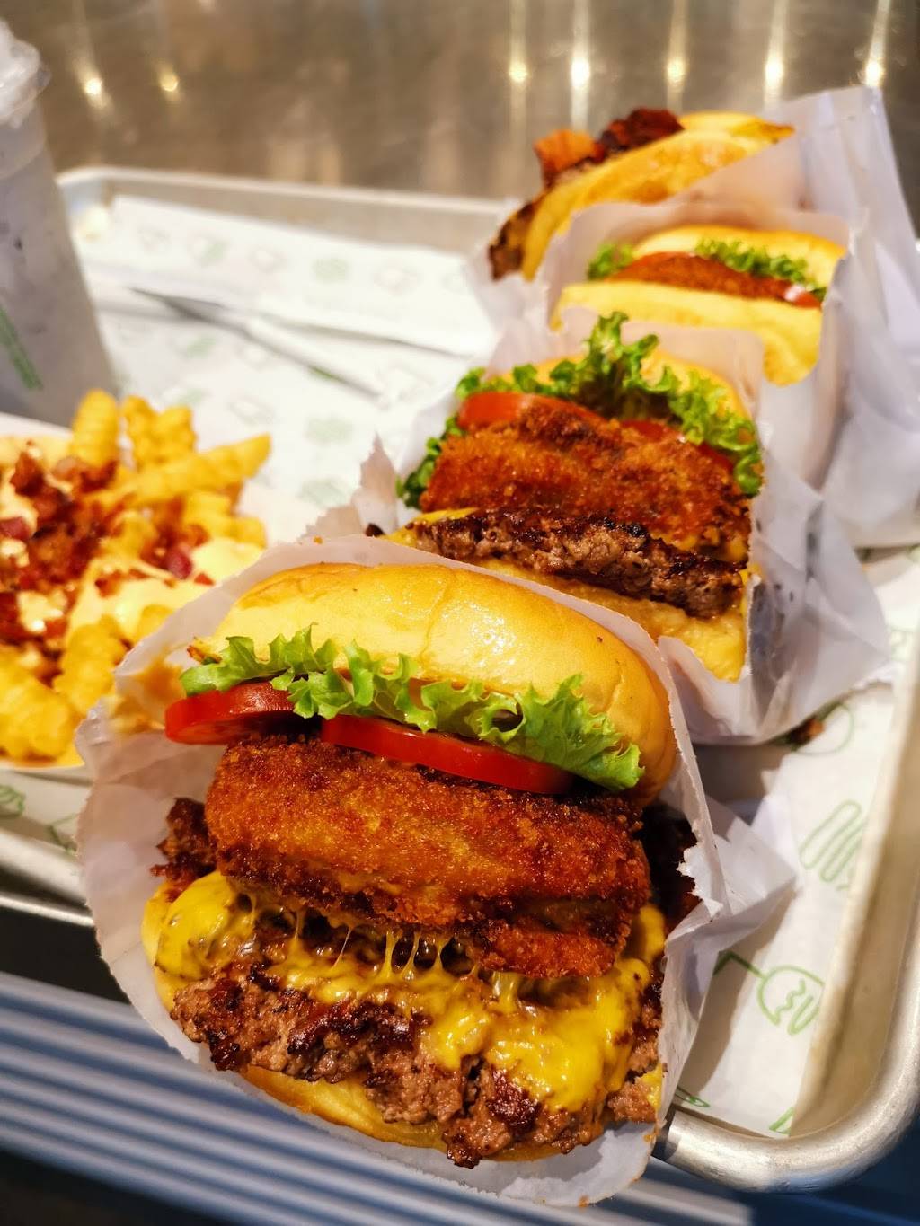 Shake Shack | restaurant | 200 Summit Blvd Suite 100, Birmingham, AL 35243, USA | 2053542771 OR +1 205-354-2771
