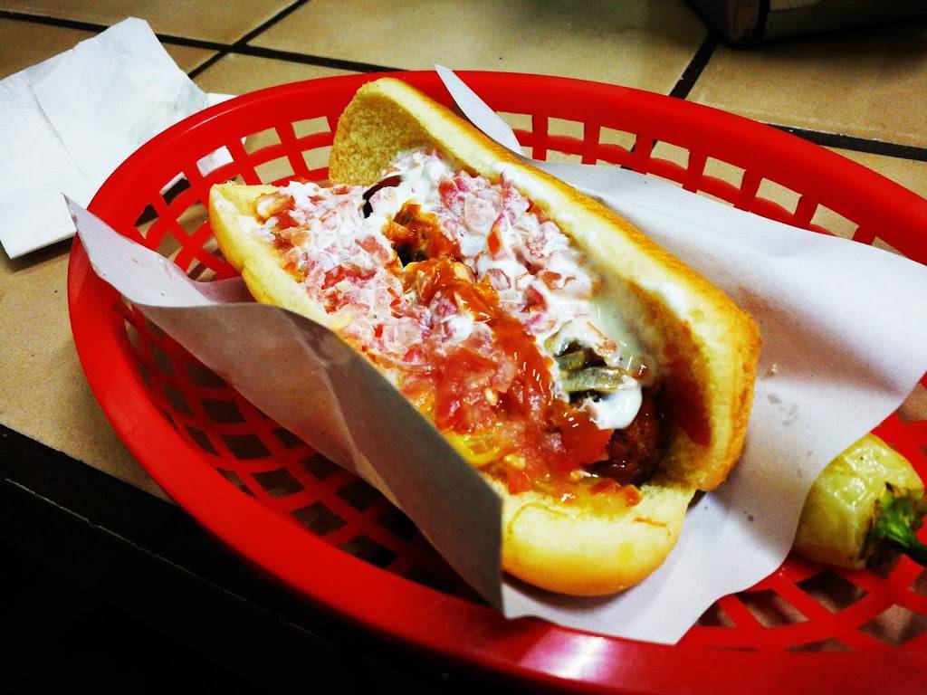 Super Hotdogs El Paisa | restaurant | 21400, Av. Juárez 250, Primera, 21400 Tecate, B.C., Mexico | 016651377926 OR +52 665 137 7926