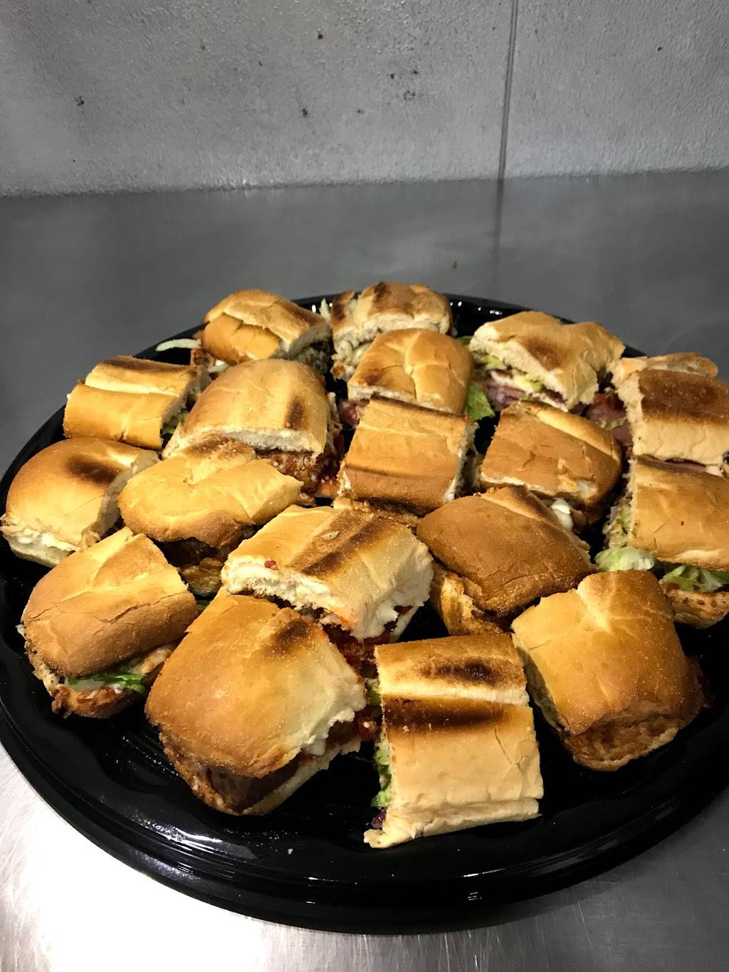 Zaytoon Pizzeria | meal delivery | 4290 Chain Bridge Rd, Fairfax, VA 22030, USA | 7032181000 OR +1 703-218-1000