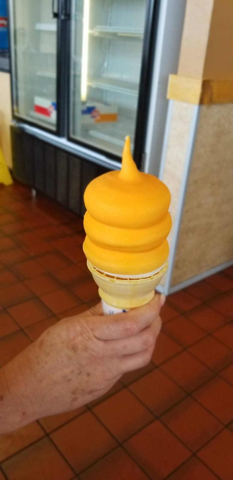 Dairy Queen Store | restaurant | 421 E Main St, Bellville, TX 77418, USA | 9798653661 OR +1 979-865-3661