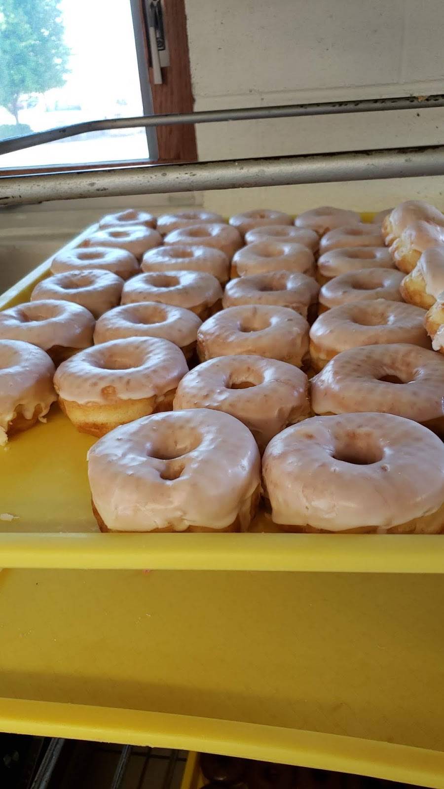 Carol Lee Donuts | 1700 S 9th St, Salina, KS 67401, USA