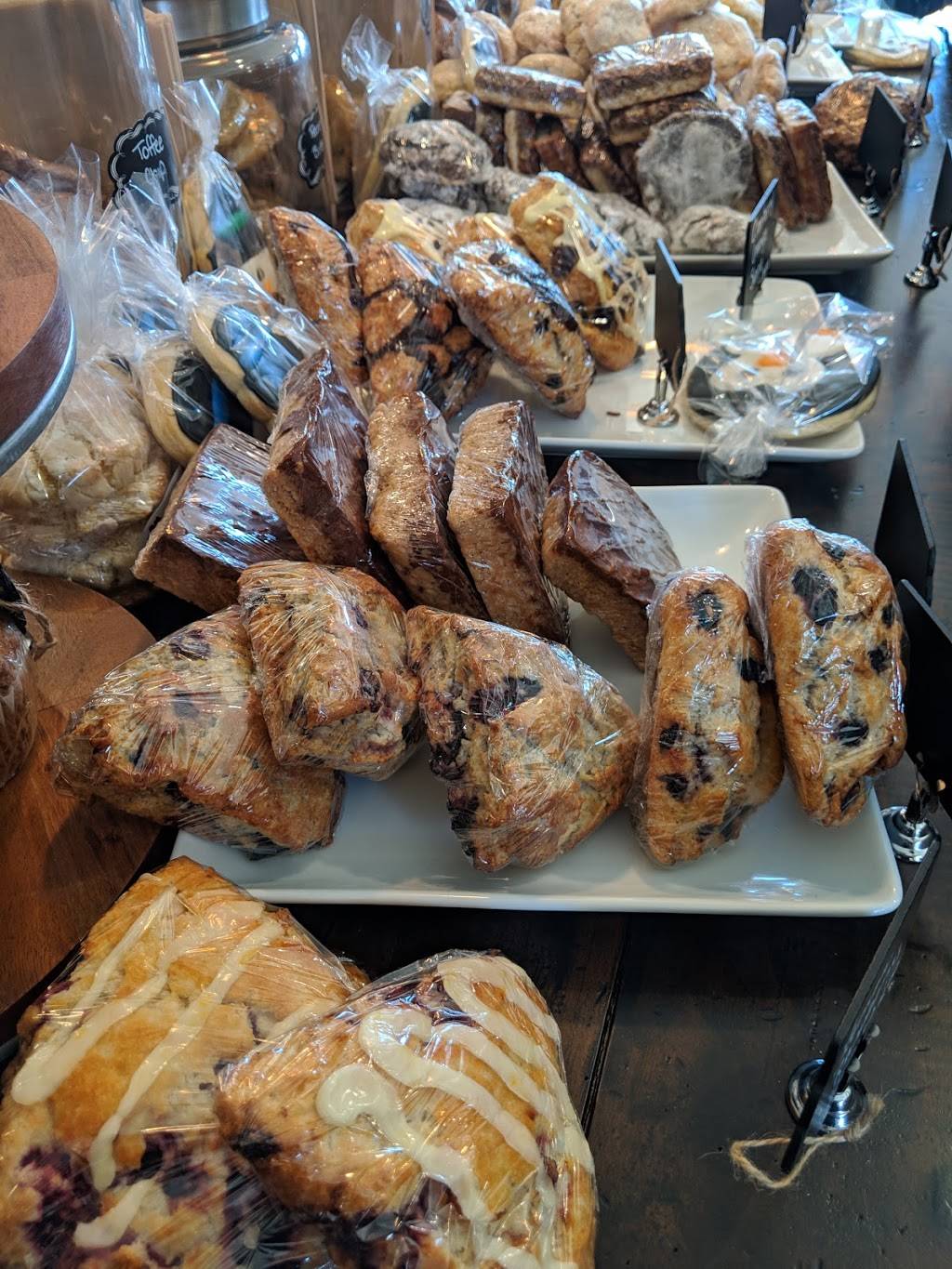 Rosies Place | restaurant | 1111 W Main St, Carmel, IN 46032, USA | 3176887350 OR +1 317-688-7350