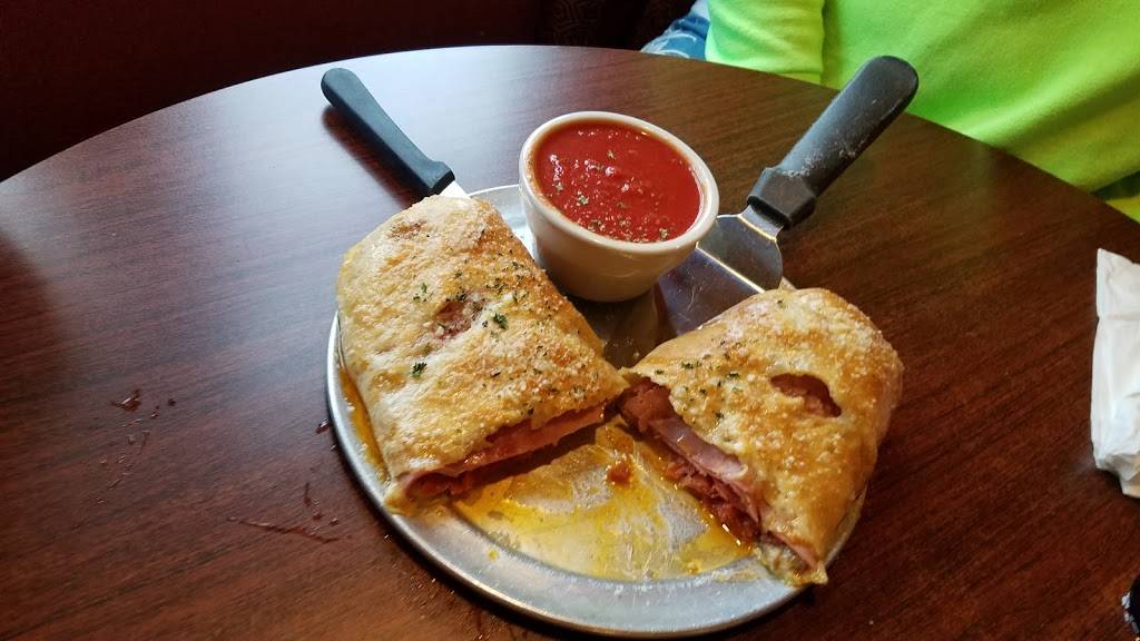 Papa Vs Pizzeria | restaurant | 12 N Main St, Mansfield, PA 16933, USA | 5706622651 OR +1 570-662-2651