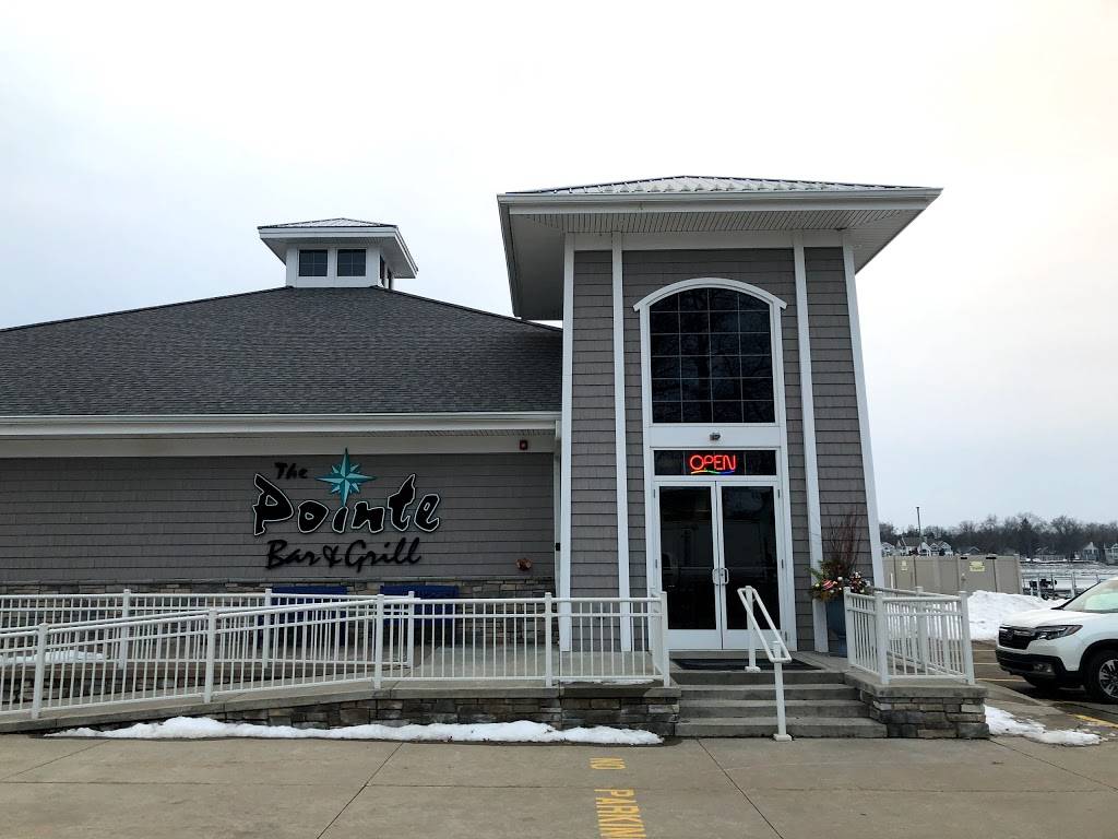 the pointe bar and grill clarklake