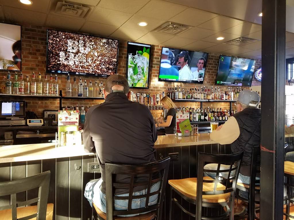 Barrel House | restaurant | 5141 Utica Ridge Rd, Davenport, IA 52807, USA | 5638881975 OR +1 563-888-1975
