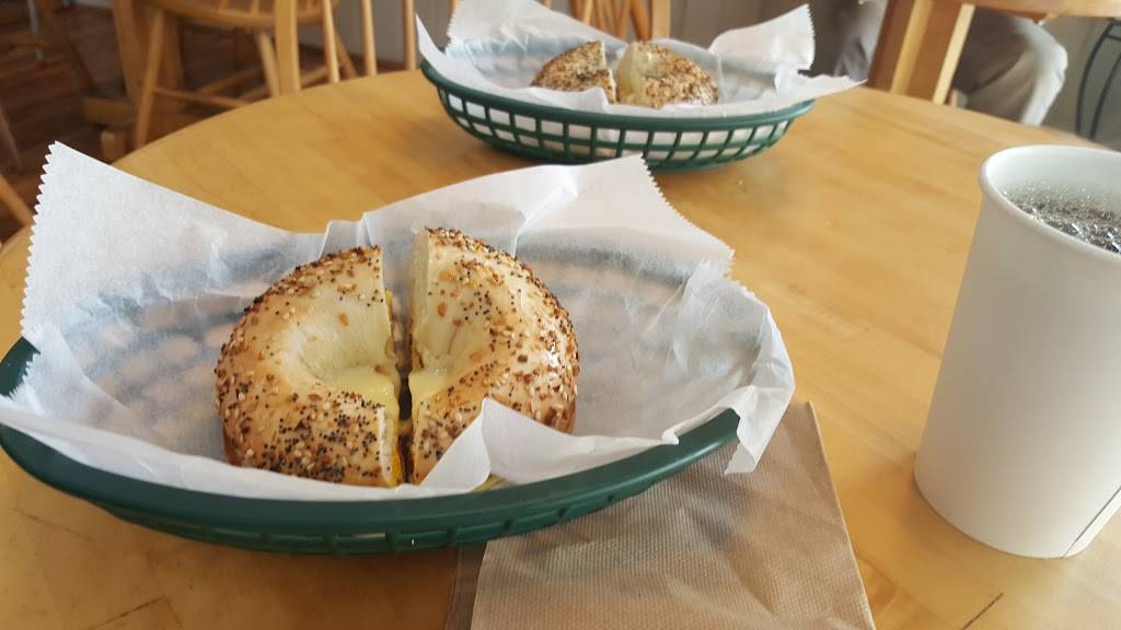 Bristol Bagel Works | restaurant | 420 Hope St, Bristol, RI 02809, USA | 4012541390 OR +1 401-254-1390