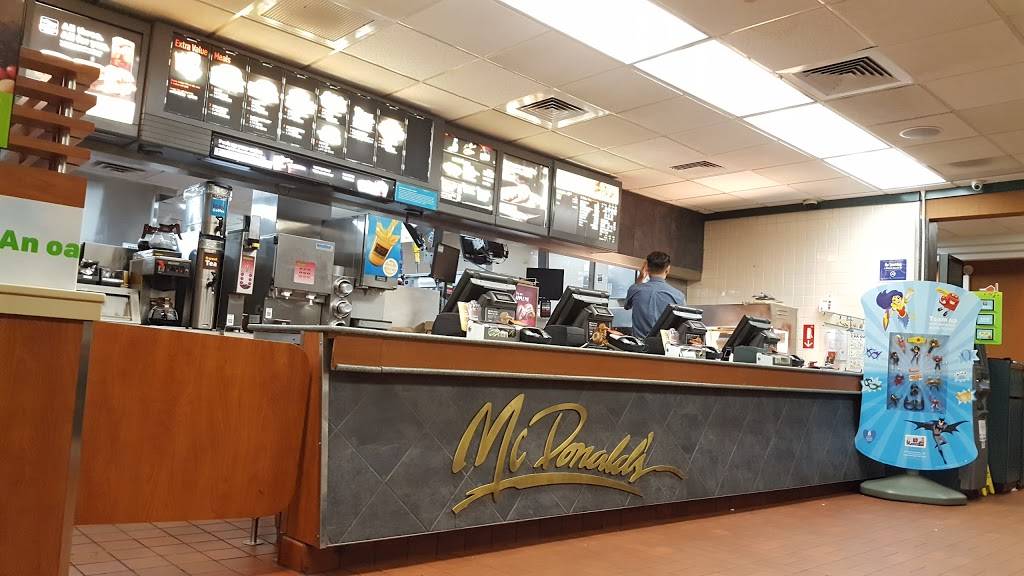 McDonalds | cafe | 3255 31st St, Long Island City, NY 11106, USA | 7185456803 OR +1 718-545-6803