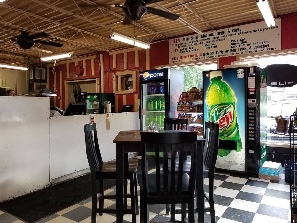 Crossroads Pizza | restaurant | 218 High St NW, Carrollton, OH 44615, USA | 3306277100 OR +1 330-627-7100