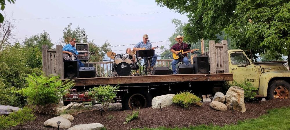 Main Street Perk & Pub | cafe | 509 E Missoula Ave, Troy, MT 59935, USA | 4062957375 OR +1 406-295-7375