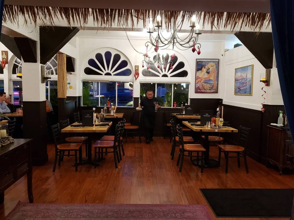 Flying Fish Bar & Grill | restaurant | 211 San Mateo Rd, Half Moon Bay, CA 94019, USA | 6507121125 OR +1 650-712-1125