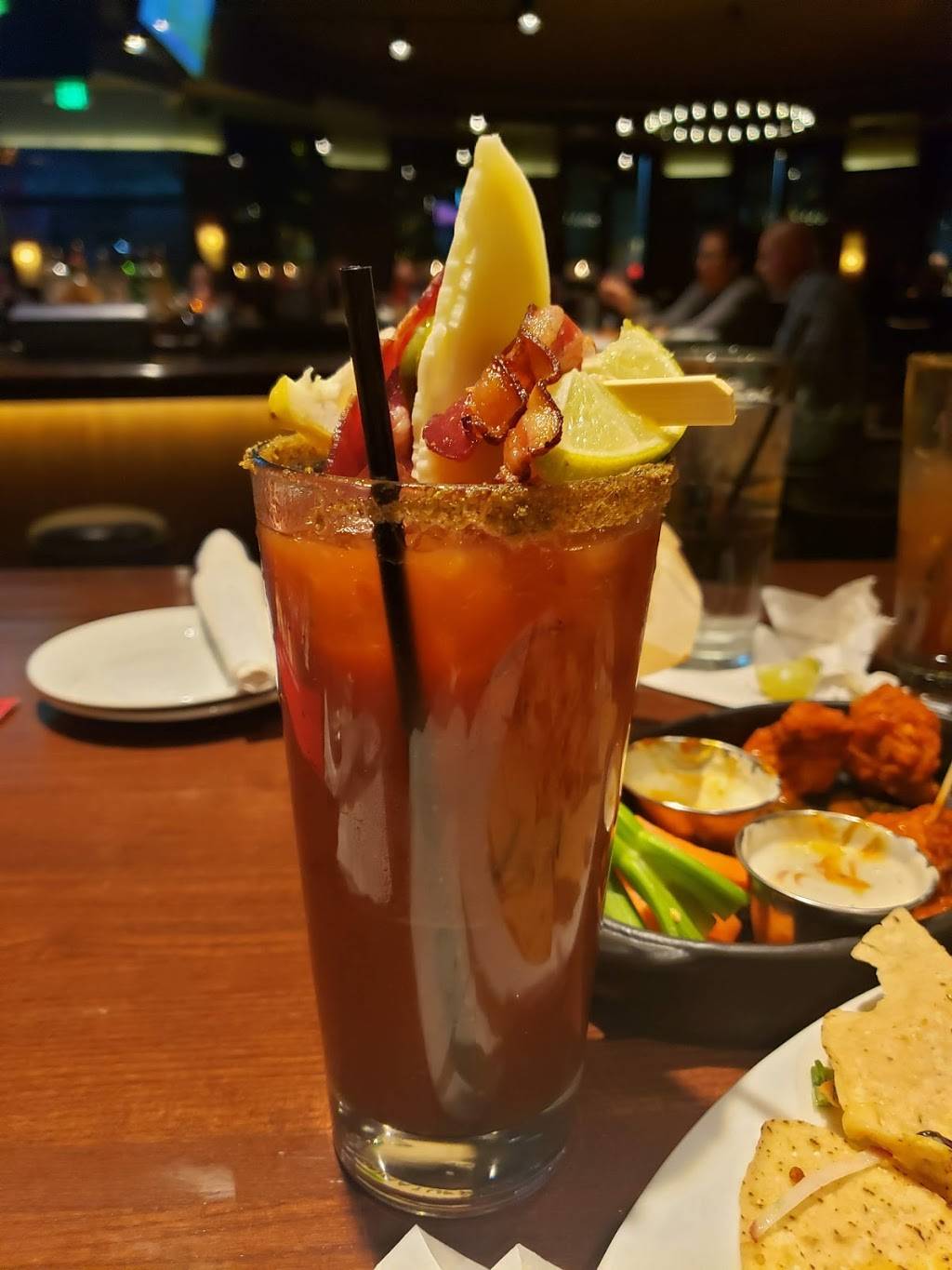 Bar Louie - Belmar | night club | 7111 W Alaska Dr, Lakewood, CO 80226, USA | 7206776500 OR +1 720-677-6500