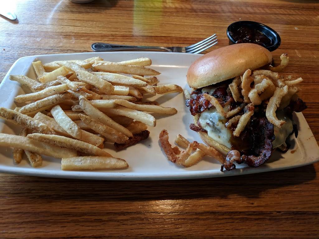 Applebees Grill + Bar | restaurant | 3450 Doctor M.L.K. Jr Blvd, New Bern, NC 28562, USA | 2526378050 OR +1 252-637-8050