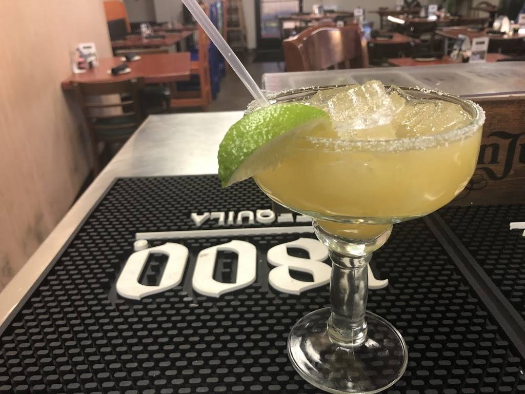 Luna de Noche Restaurant | restaurant | 4001 N University Ave, Carencro, LA 70520, USA | 3375650546 OR +1 337-565-0546